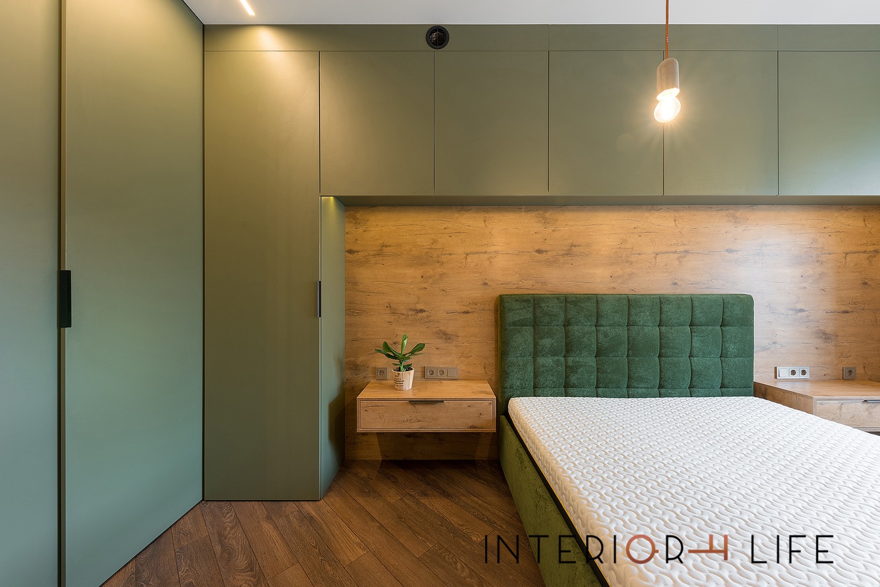 Spalvų tekstūrų formų žaismas nedideliame bute, Vilnius 6