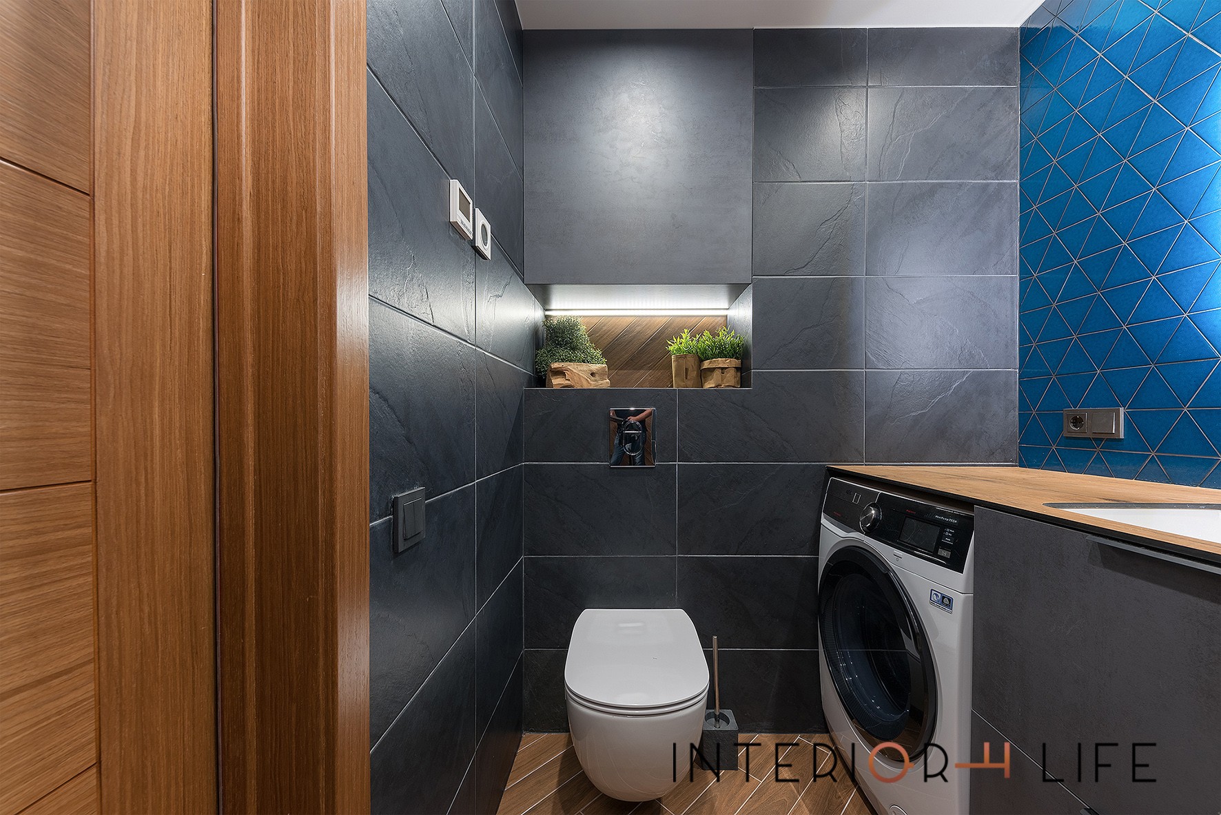 Spalvų tekstūrų formų žaismas nedideliame bute, Vilnius 7